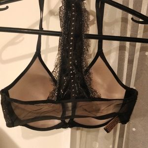 Victoria secret bra 32D